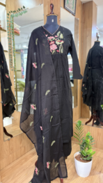 BLACK COLOR V-NECK A-LINE THREAD EMBROIDERY SET - Image 2
