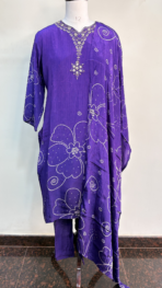 PURE CRAPE FABRIC KURTA SET - Image 2