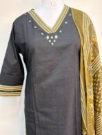 BLACK AND GREEN CONTRAST COTTON KURTA SET - Image 2